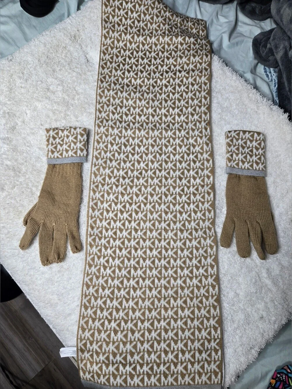 Michael Kors Scarf And Gloves Set NWT